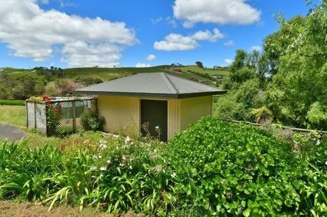 Photo of property in 744 Peak Road, Helensville, 0875