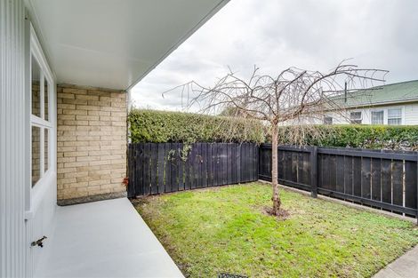 Photo of property in 1/707 Alexandra Street, Parkvale, Hastings, 4122
