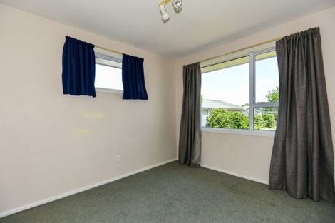 Photo of property in 64 Daniels Road, Redwood, Christchurch, 8051