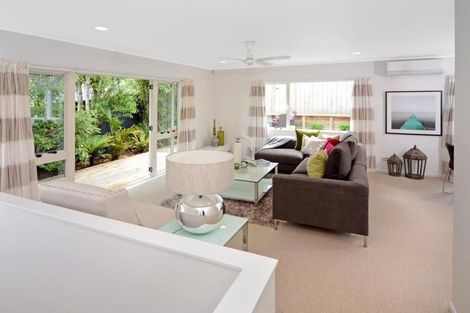 Photo of property in 1/1 Heathglen Place, Bayview, Auckland, 0629