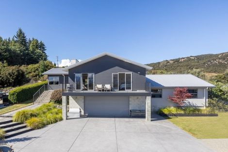 Photo of property in 16 Bevan Place, Wanaka, 9305