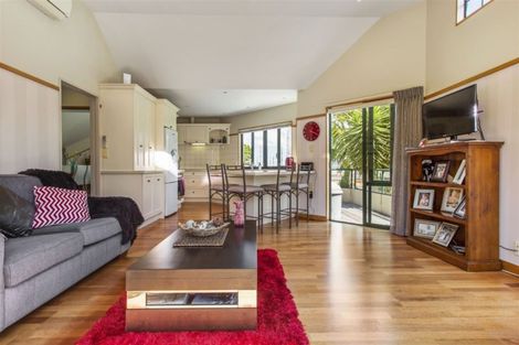 Photo of property in 45b Takutai Avenue, Half Moon Bay, Auckland, 2012