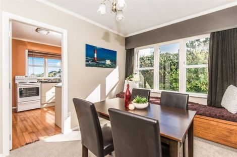 Photo of property in 4 Westleigh Way, Newlands, Wellington, 6037