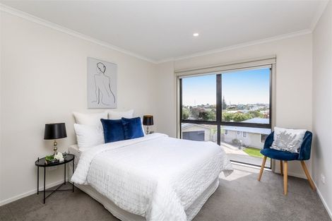 Photo of property in 14 Lavender Close, Spotswood, New Plymouth, 4310