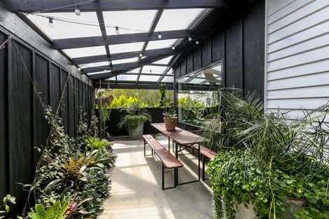 Photo of property in 22 Henui Street, Strandon, New Plymouth, 4312