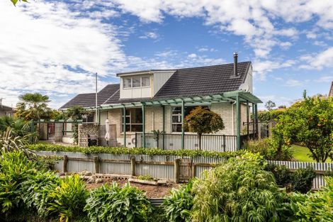 Photo of property in 110 Avondale Road, Taradale, Napier, 4112