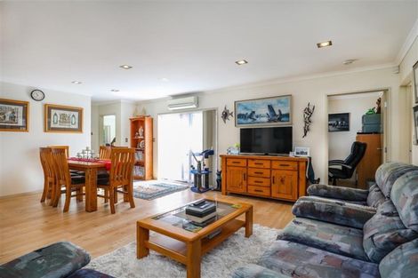 Photo of property in 7a Withers Road, Glen Eden, Auckland, 0602