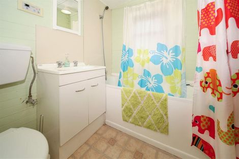 Photo of property in 72 Terou Street, Manaia, 4612