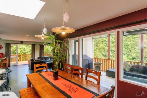 Photo of property in 64 Pomare Road, Tirohanga, Lower Hutt, 5010