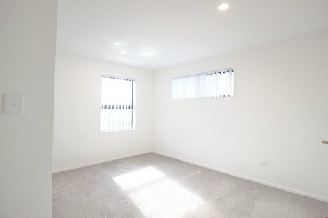 Photo of property in 11a Putiputi Way, Papakura, 2110