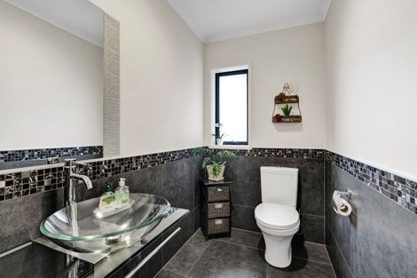 Photo of property in 40 Redwood Crescent, Hurdon, New Plymouth, 4310