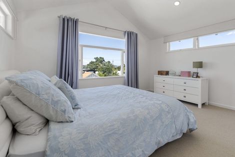 Photo of property in 1/50 Norwood Road, Bayswater, Auckland, 0622
