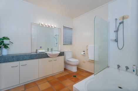 Photo of property in 28 Hahei Beach Road, Hahei, Whitianga, 3591