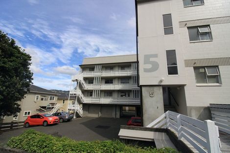 Photo of property in 5 Hawker Street, Mount Victoria, Wellington, 6011