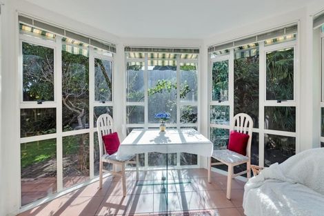 Photo of property in 1 William Bond Street, Stanley Point, Auckland, 0624