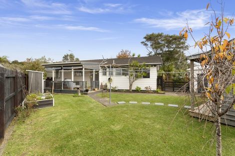 Photo of property in 4 Hydra Place, Glen Eden, Auckland, 0602