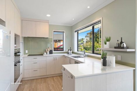 Photo of property in 16 Max Short Drive, Pukekohe, 2120