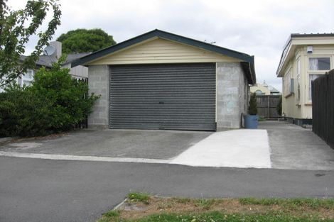 Photo of property in 2/3 Karamu Street, Upper Riccarton, Christchurch, 8041