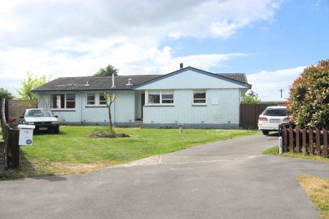 Photo of property in 15 Saunders Place, Redwood, Christchurch, 8051