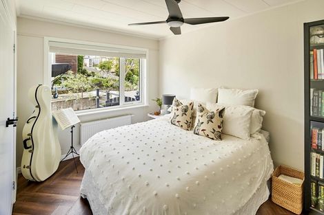 Photo of property in 16 Raynham Way, Silverstream, Upper Hutt, 5019