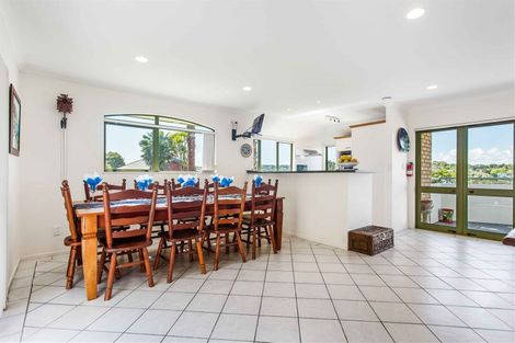 Photo of property in 121 Pemberton Avenue, Bayview, Auckland, 0629