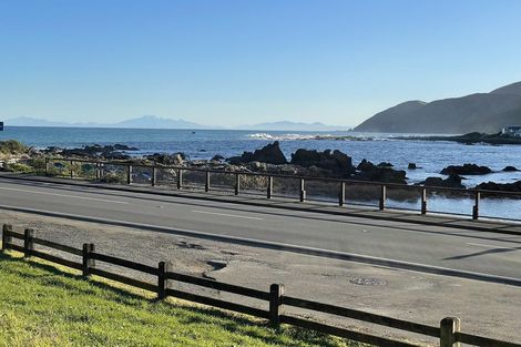 Photo of property in 6 Owhiro Bay Parade, Island Bay, Wellington, 6023