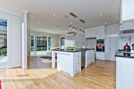 Photo of property in 60 Huntington Park Drive, Greenhithe, Auckland, 0632