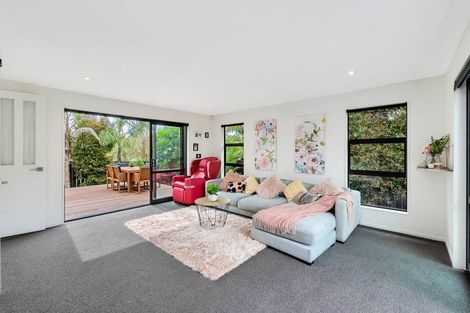 Photo of property in 6a Humphrey Kemp Avenue, Henderson, Auckland, 0612