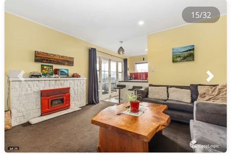 Photo of property in 1/10 Bishop Street, Green Bay, Auckland, 0604