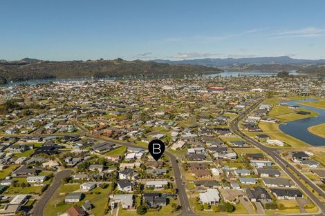 Photo of property in 28 Park Lane, Whitianga, 3510