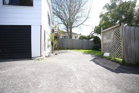 Photo of property in 1/39 Manuka Road, Bayview, Auckland, 0629
