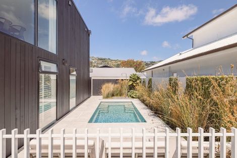 Photo of property in 8a Beachville Road, Redcliffs, Christchurch, 8081