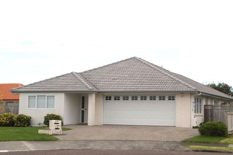 Photo of property in 29 Trovare Place, Golflands, Auckland, 2013