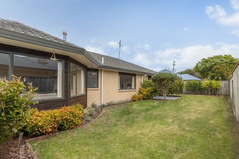 Photo of property in 22 Lorna Irene Drive, Raumati South, Paraparaumu, 5032