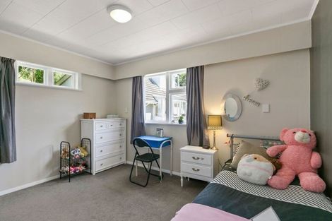Photo of property in 76a Newlands Road, Newlands, Wellington, 6037