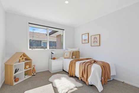 Photo of property in 18 Watene Way, Welcome Bay, Tauranga, 3112
