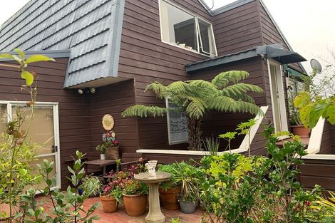 Photo of property in 136 Prince Regent Drive, Half Moon Bay, Auckland, 2012