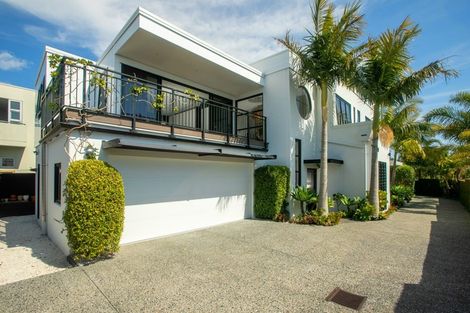 Photo of property in 55 Wainui Avenue, Point Chevalier, Auckland, 1022