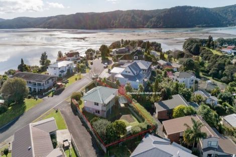 Photo of property in 127 Bruce Wallace Place, Whangamata, 3620