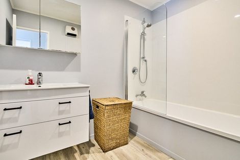 Photo of property in 27 Old Coach Road, Johnsonville, Wellington, 6037