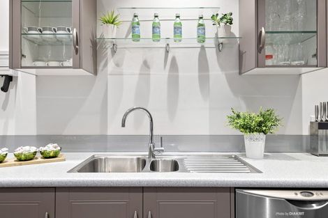 Photo of property in Stadium Garden Flats, 316/107 Thorndon Quay, Pipitea, Wellington, 6011