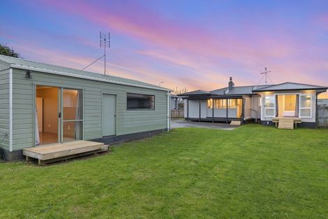 Photo of property in 18 Russell Avenue, Pukekohe, 2120