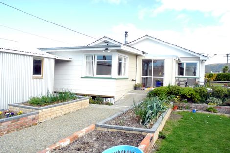 Photo of property in 17 Rugby Street, Waimate, 7924