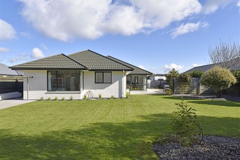 Photo of property in 12 Sweet Waters Place, Woolston, Christchurch, 8023