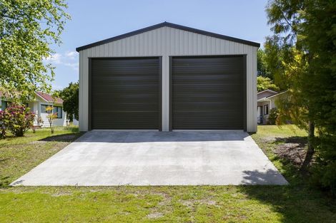 Photo of property in 18 Irwin Place, Kinloch, Taupo, 3377