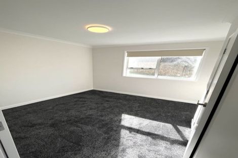 Photo of property in 15 Glenroy Place, Green Bay, Auckland, 0604