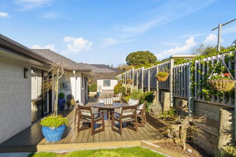 Photo of property in 8 Laylin Place, Pukekohe, 2120