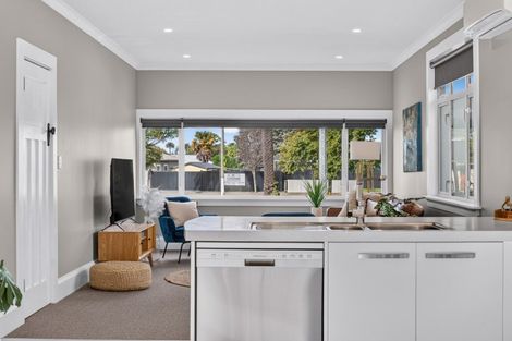 Photo of property in 203 Carlyle Street, Napier South, Napier, 4110