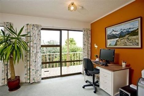 Photo of property in 44 Balmain Road, Chatswood, Auckland, 0626