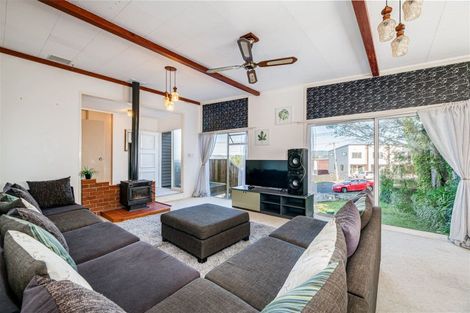 Photo of property in 14 Donovan Avenue, Massey, Auckland, 0614